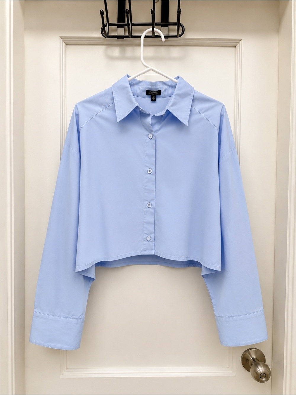 NWT Express Portofino Light Blue Cropped Button Down Shirt Large